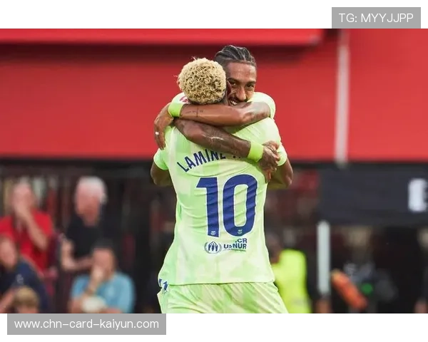 拉菲尼亚禁区外抡射命中栏下